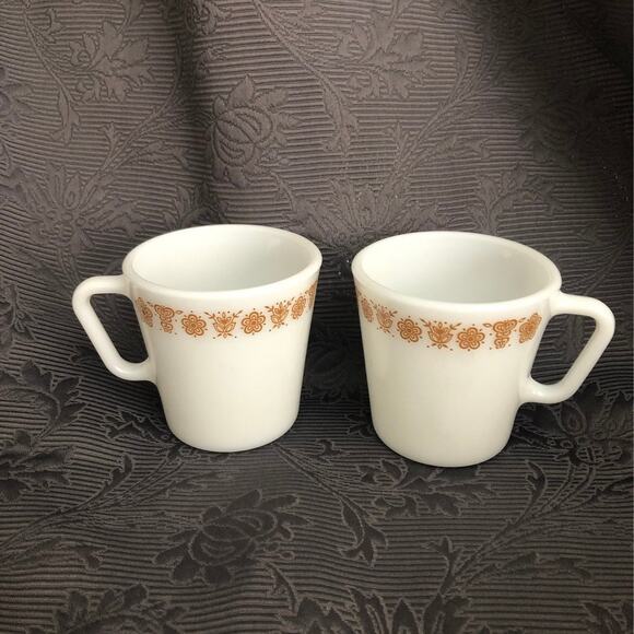 Vintage Pyrex mugs Butterfly Gold 8oz Milkglass - Picture 2 of 4